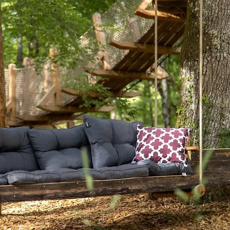 Lodge Dans Les Arbres Avec Lot Et Dordogne *